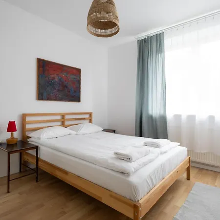 Spacious With Garden In The Tri-city By Renters Διαμέρισμα *