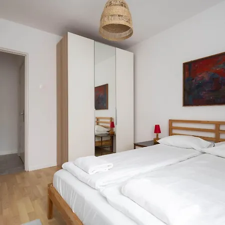 Apartment Spacious With Garden In The Tri-city By Renters *
